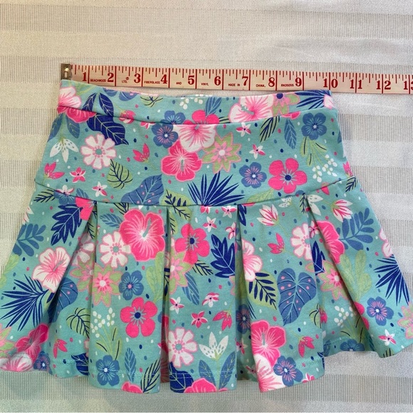 Tommy Bahama Girl’s Sz 4 Bright Floral Pleated Skirt with built in Shorts - Picture 3 of 10